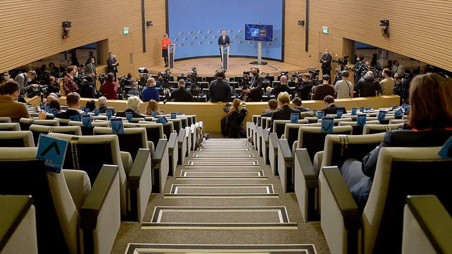 The political scientist called the past negotiations between the Russian Federation and NATO inconclusive for Ukraine