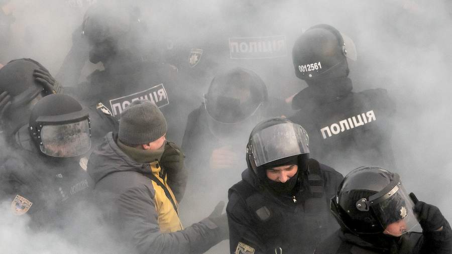 During clashes near the building of the Verkhovna Rada in Kiev, 18 security officials were injured