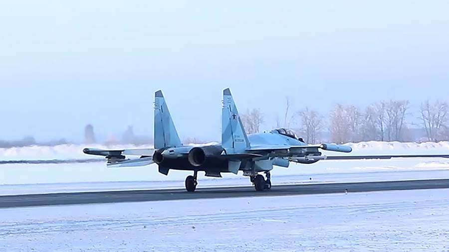 Генерал-лейтенант Горбенко оценил переброску РФ в Белоруссию истребителей Су-35С