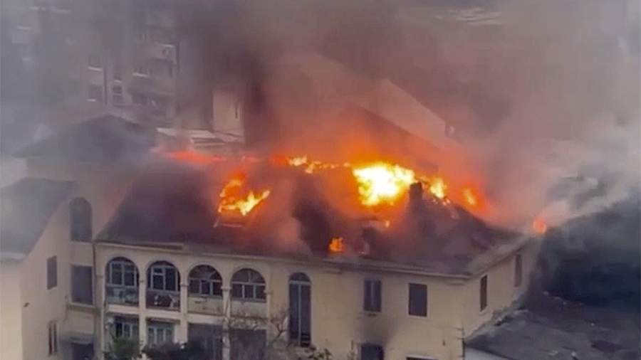 In Sochi, the roofs of two residential buildings caught fire