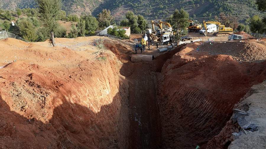 In Afghanistan, a child fell into a well 35 m deep