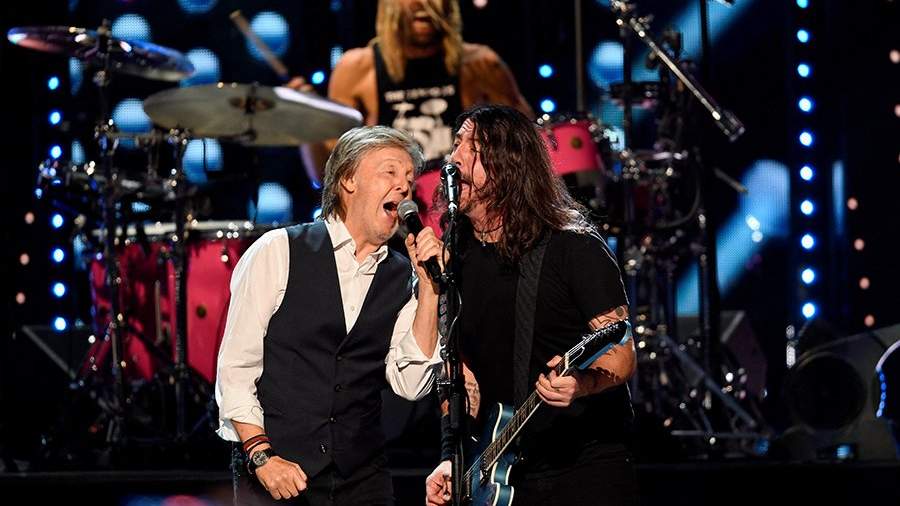 Paul McCartney to become Glastonbury’s oldest musician