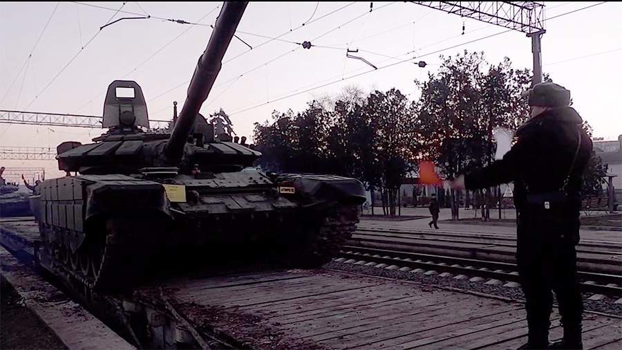 The Ministry of Defense published a video of the loading of armored vehicles after the exercises