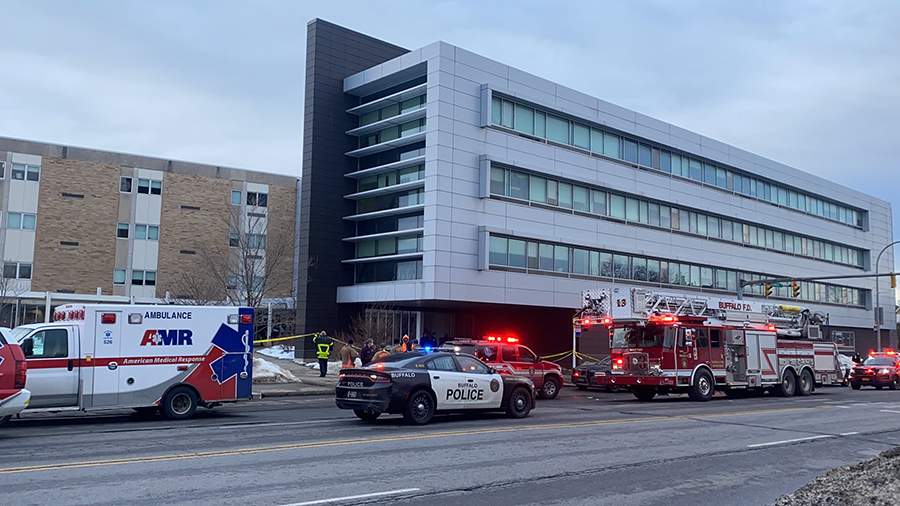 Security guard and student injured in US school shooting