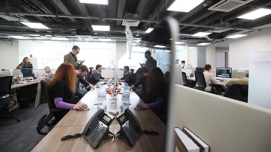 The expert called the disadvantages of collecting money for gifts to colleagues