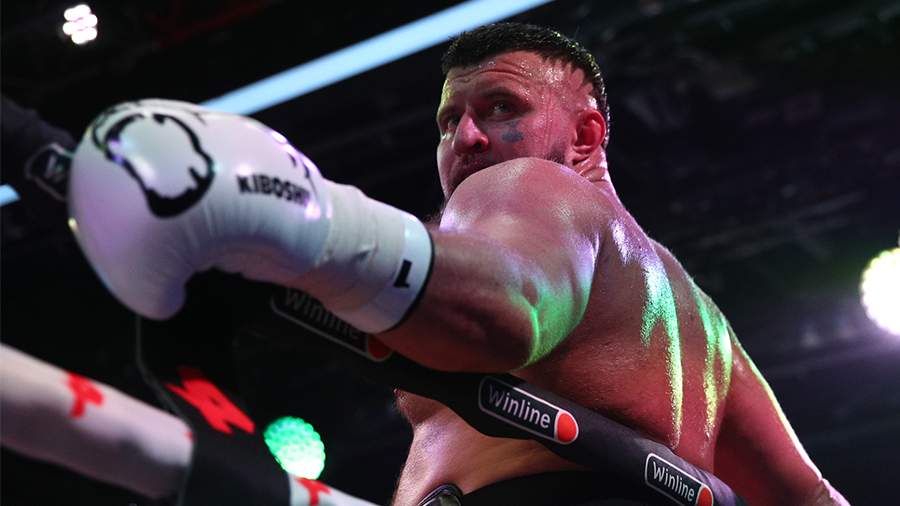A source reported on the statement of the Ax fighter to the police after a fight with an ex-coach