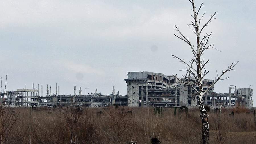 Explosions heard near Donetsk airport