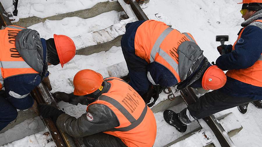 Two injured in derailment of freight cars in Moscow