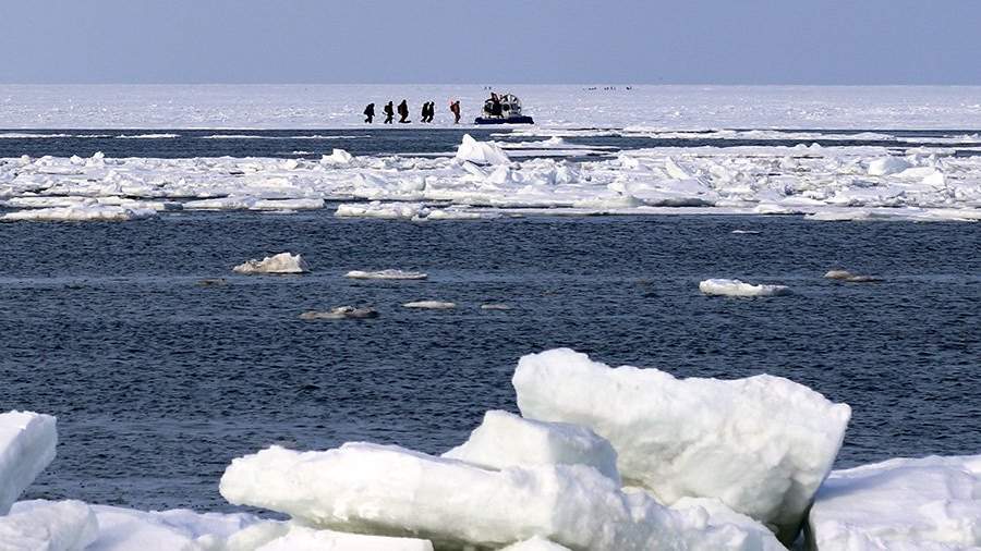 On Sakhalin, more than 50 fishermen were carried away on an ice floe into the sea