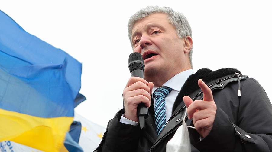 Poroshenko responded to Putin’s offer of political asylum