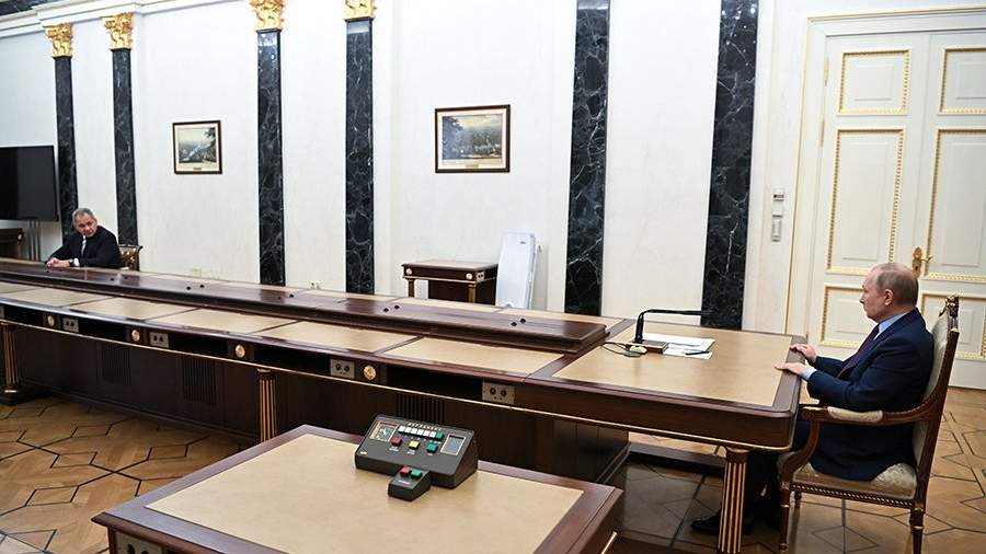 Peskov explained the need for distance at Putin’s meetings with Lavrov and Shoigu