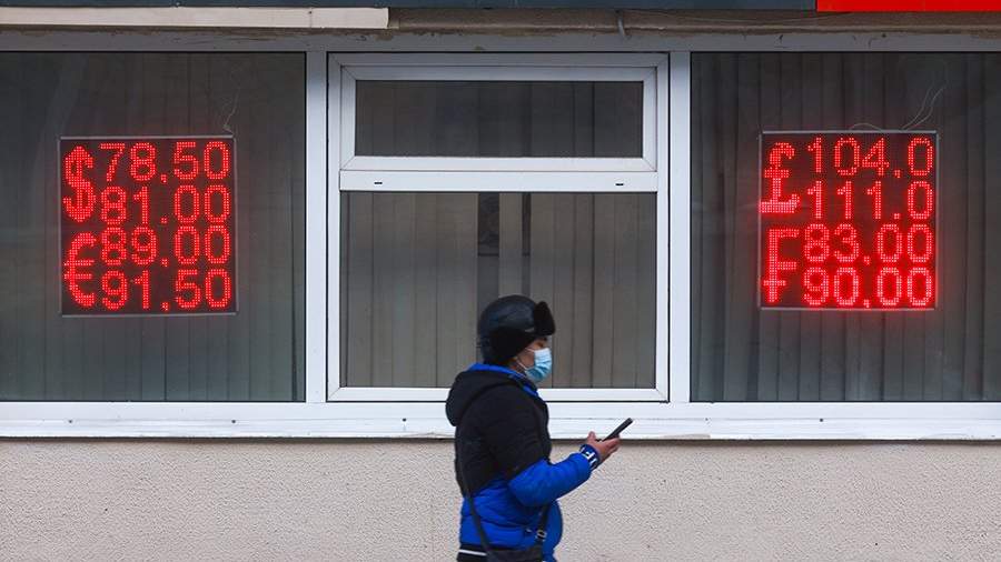 The ruble rose against the dollar and the euro against the backdrop of EU sanctions