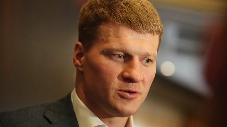 Povetkin gave parting words to Petrovsky before the fight with Oyal
