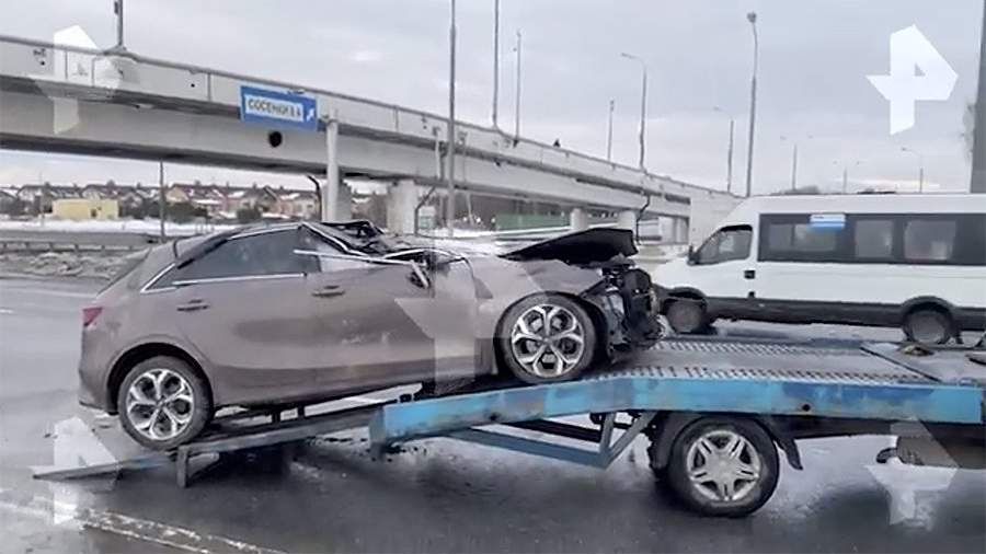 Footage appeared from the site of the collapse of a concrete slab from an overpass in Moscow