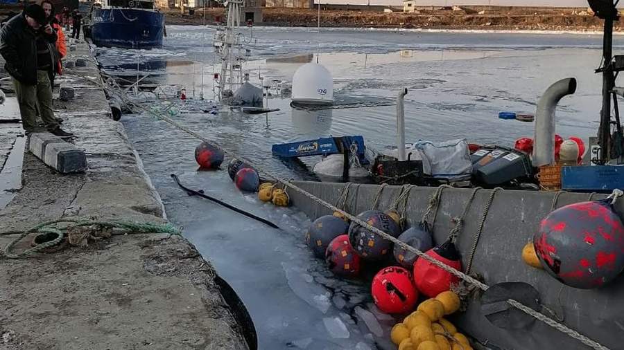 Crab fishing ship sank at the berth of the port of Zarubino in Primorye