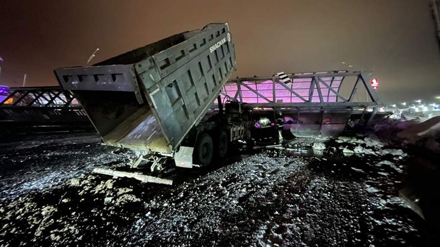 Dump truck demolished overpass in the suburbs