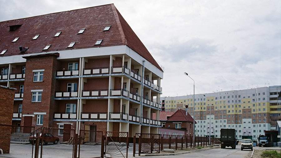 Здание одной из школ города Нижневартовска