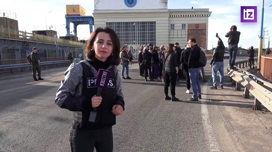 Иностранные журналисты посетили Каховскую ГЭС