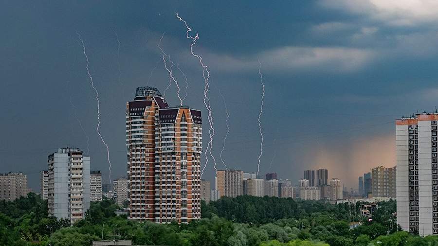 Синоптики объявили оранжевый уровень погодной опасности в Москве и области
