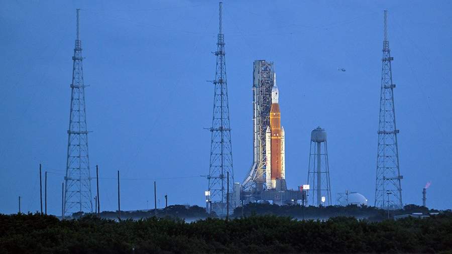 NASA снова перенесло пуск ракеты SLS к Луне
