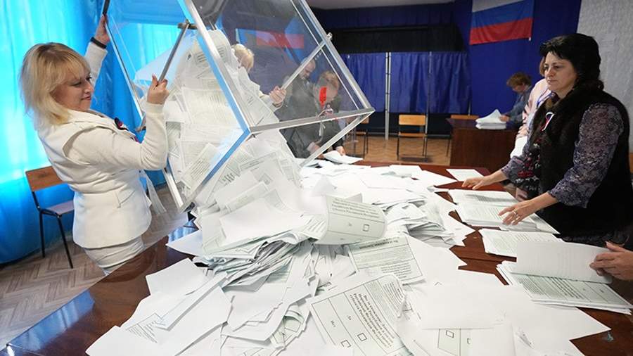 Проголосовали за присоединение. Референдум в Донецке 2022. Подсчет голосов референдум. Участок для голосования. Избирательный участок ДНР.