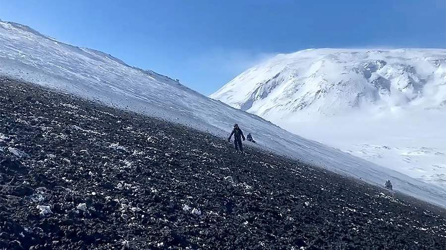 Альпинист объяснил гибель туристов при восхождении на вулкан Камчатки
