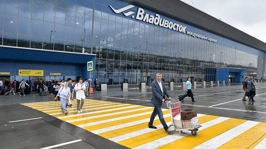 В аэропорту Владивостока открыли первое в истории авиасообщение с Лаосом