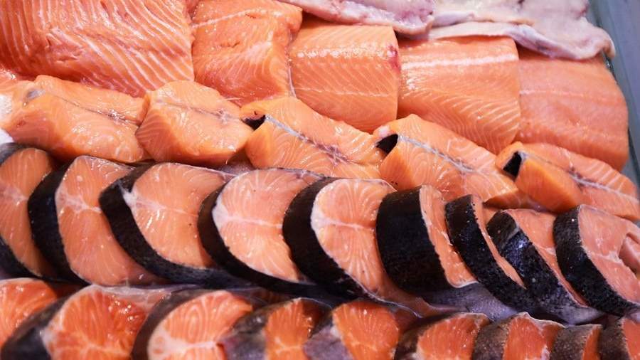 В России зафиксировали снижение цен на лосося