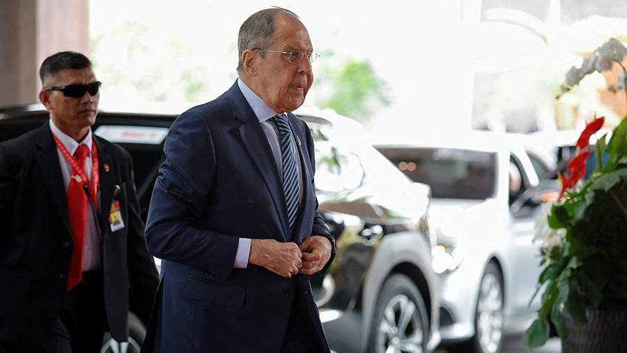 Двусторонняя встреча глав МИД России и Китая началась на саммите G20 ...