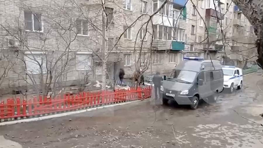 Фото падающего дома в чите