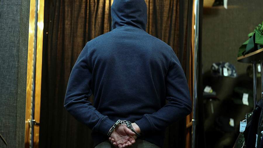 В Краснодаре мужчина открыл стрельбу из охолощенного оружия из окна ...