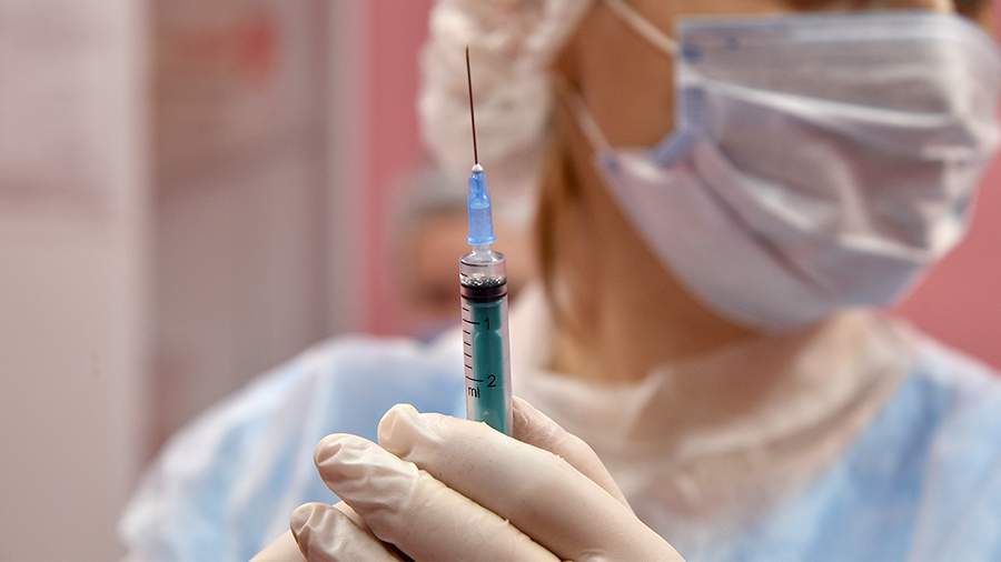 Вакцина от коронавируса поступит в клиники Москвы до 3 сентября