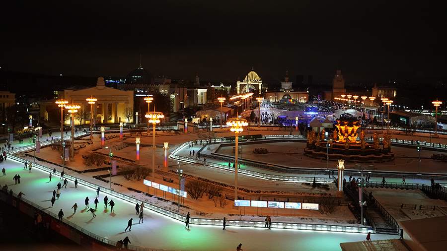 В Москве анонсировали открытие катка на ВДНХ