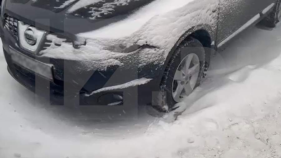 Неизвестные прокололи шины более десятка машин в подмосковных Химках ...