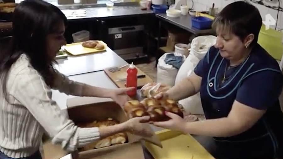 Residents of front-line areas send parcels with food and warm clothes to the Northern Military District zone