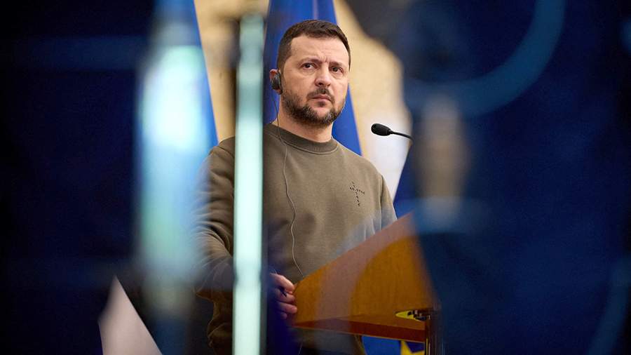 Иностранец рассказал. Современные русские люди. Группа пенсионеров. Встреча с иностранцем. Общение с иностранцами.