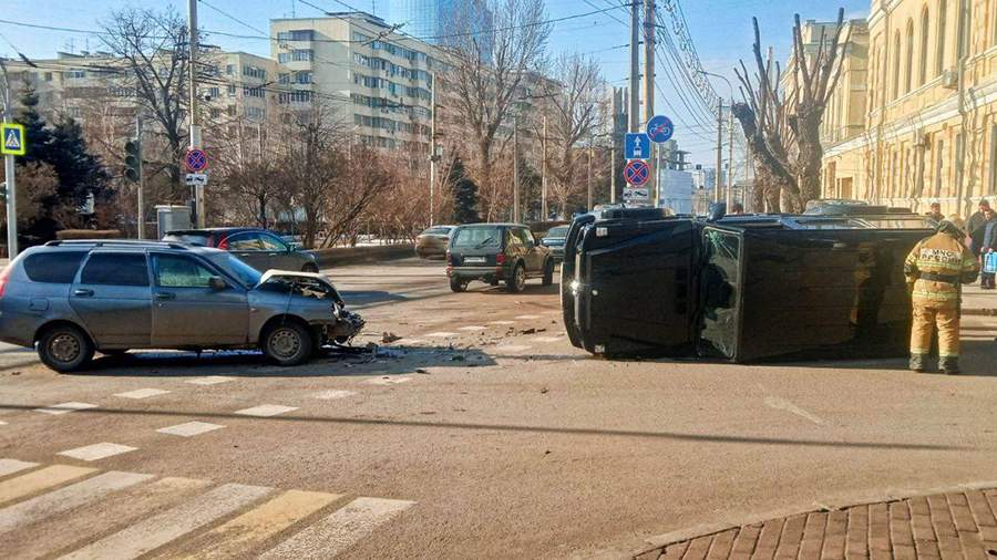 Машина депутата облдумы перевернулась при ДТП в Волгограде | Новости |  Известия | 08.03.2024