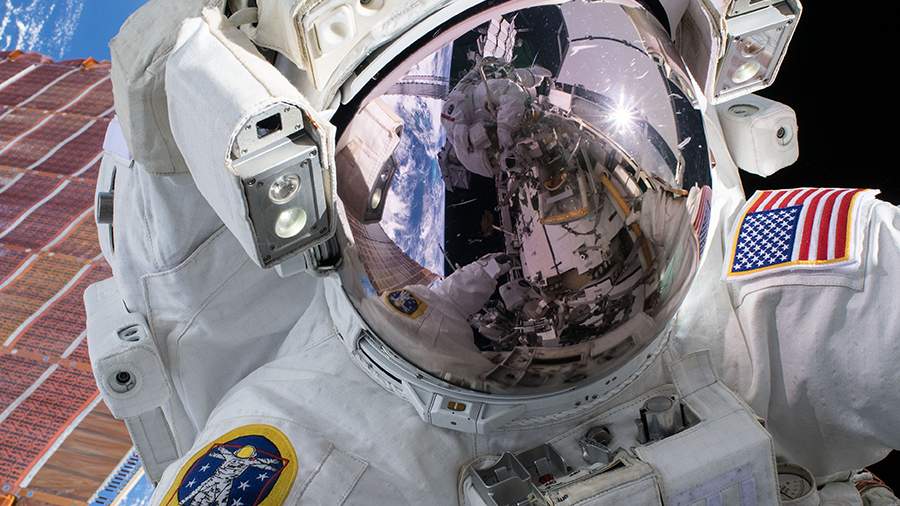 Маск заявил о необходимости отправить американских астронавтов на Марс ...