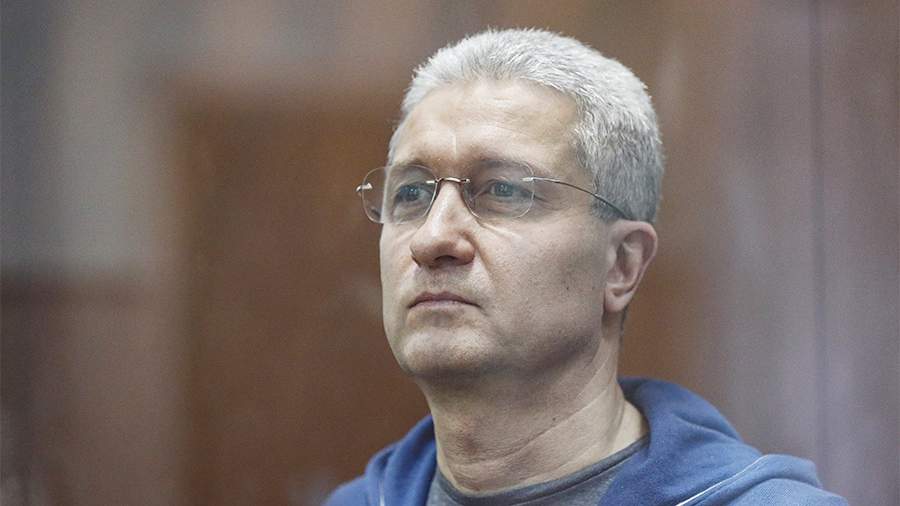 Адвокаты экс-замминистра МО Иванова исключили возможность его выезда за границу