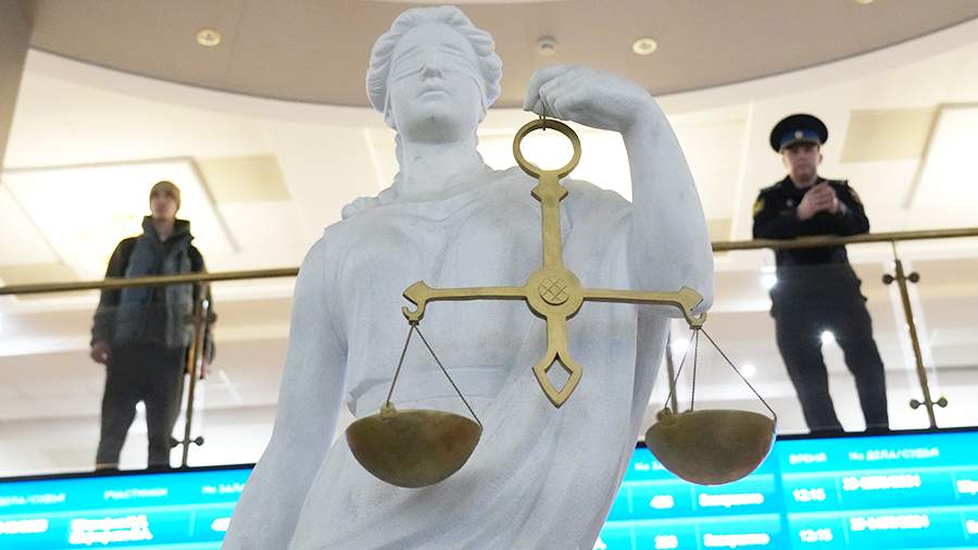 Суд арестовал имущество экс-главы вещевого управления Минобороны Демчика