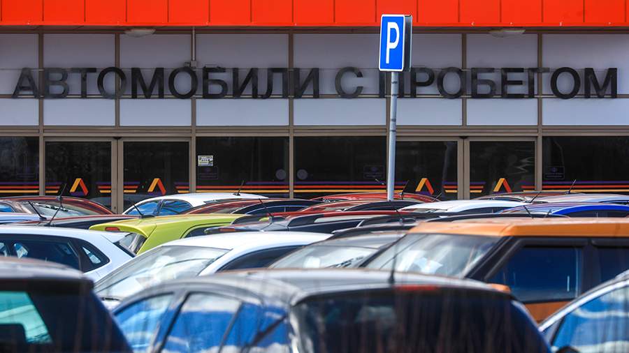 
                    Дилеры сохранили старые цены на авто с меньшим пробегом и возрастом

        