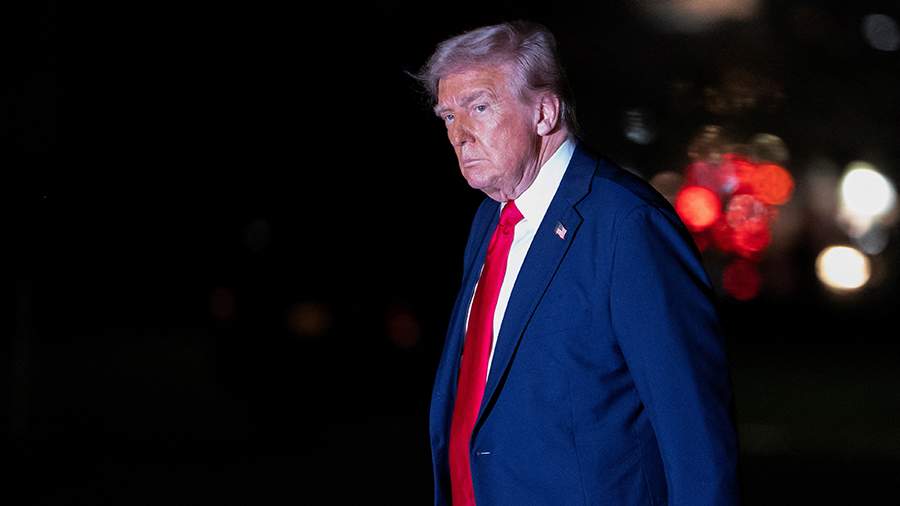 
                    Трамп установил самому себе памятник в принадлежащем ему гольф-клубе

        