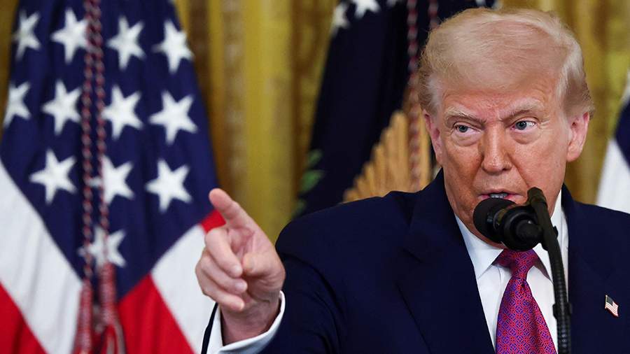 
                    Трамп указал на возможность удара США по ядерным объектам Ирана

        