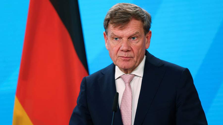 
                    Глава МИД ФРГ Йоханн Вадефуль прибыл с первым официальным визитом в Киев

        