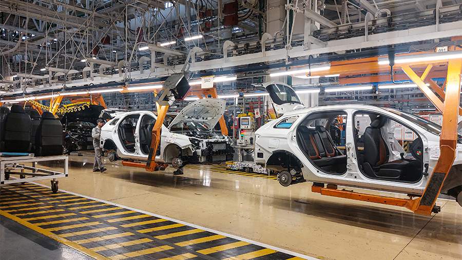 
                    Мантуров подтвердил снижение плана АвтоВАЗа на 2025 год

        