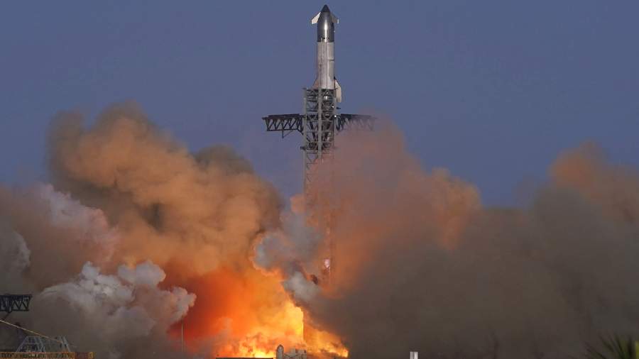 
                    Ракета-носитель Starship компании SpaceX взорвалась во время испытания

        