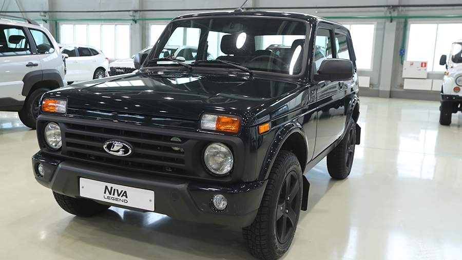 Классическая «Нива» впервые за год вошла в тройку SUV-бестселлеров