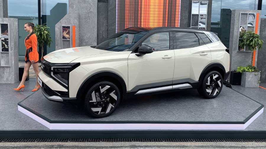 
                    АвтоВАЗ может отправить кроссовер Lada Azimut на экспорт

        