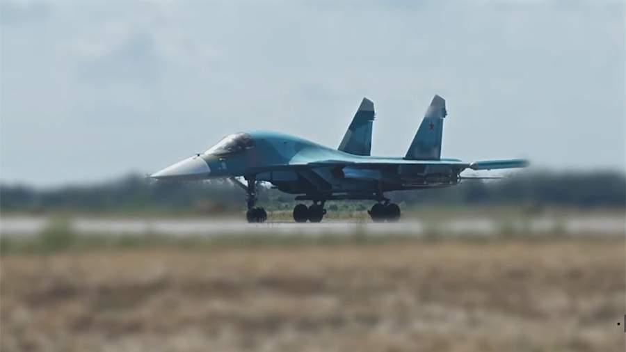 
                    Экипаж Су-34 нанес удар по пункту управления БПЛА ВСУ в зоне проведения сво

        