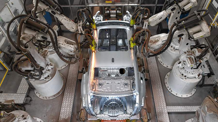 
                    Автомобили Hongqi могут начать выпускать в России

        